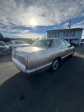 1998 Cadillac DeVille Base