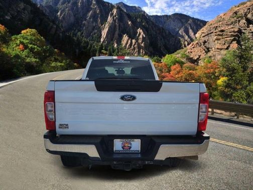 Oxford White 2022 Ford F-250 XL