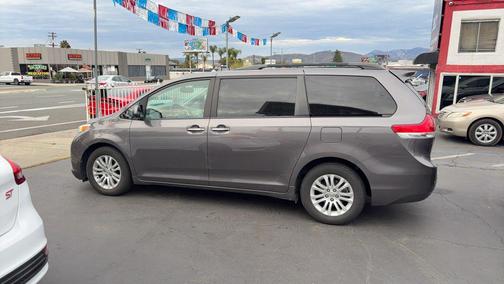 2013 Toyota Sienna XLE