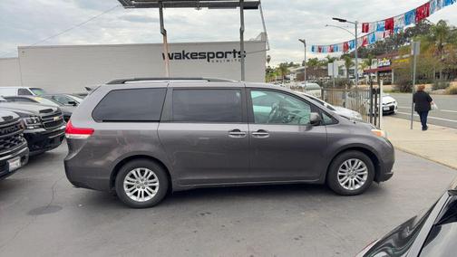 2013 Toyota Sienna XLE