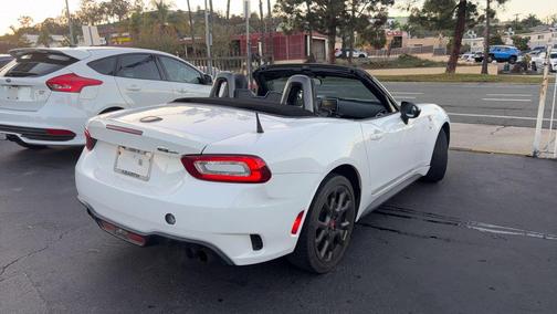 2017 FIAT 124 Spider Base