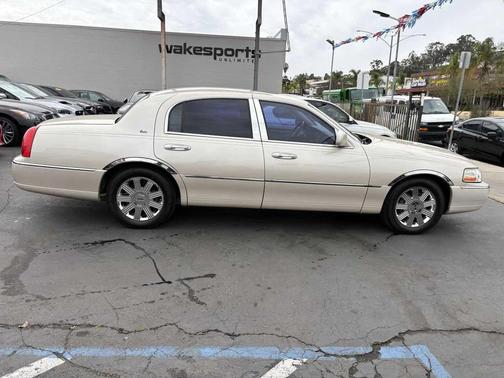 2003 Lincoln Town Car Cartier