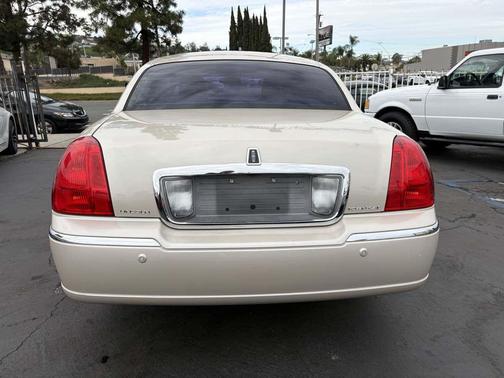 2003 Lincoln Town Car Cartier