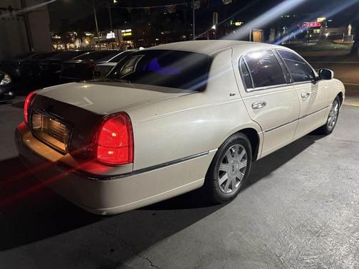 2003 Lincoln Town Car Cartier