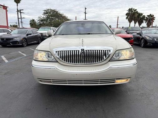 2003 Lincoln Town Car Cartier