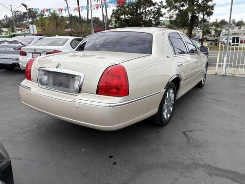2003 Lincoln Town Car Cartier