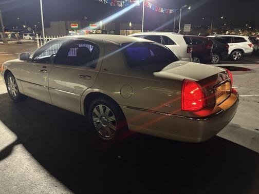 2003 Lincoln Town Car Cartier
