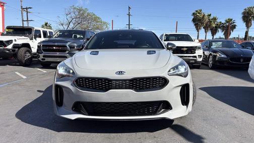 Ceramic Silver 2018 Kia Stinger GT2