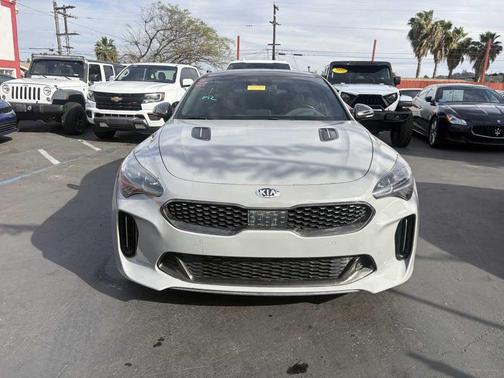 Ceramic Silver 2018 Kia Stinger GT2