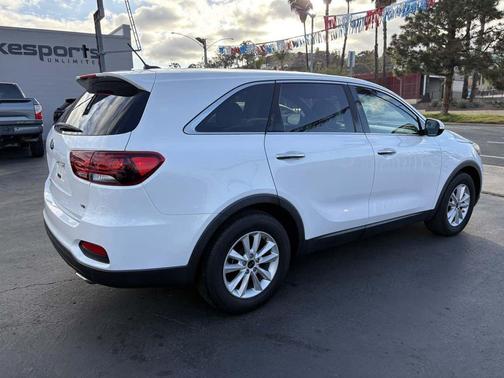 Snow White Pearl 2019 Kia Sorento LX