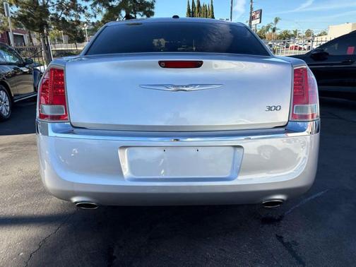 2012 Chrysler 300 Limited