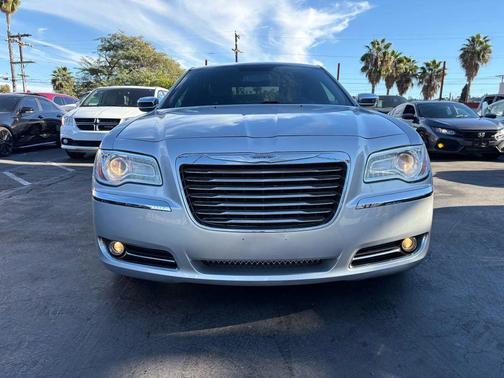 2012 Chrysler 300 Limited