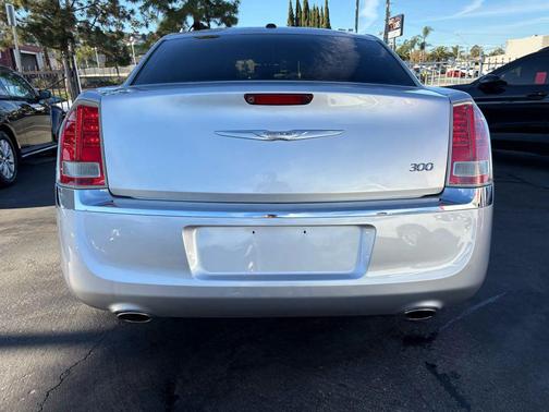2012 Chrysler 300 Limited