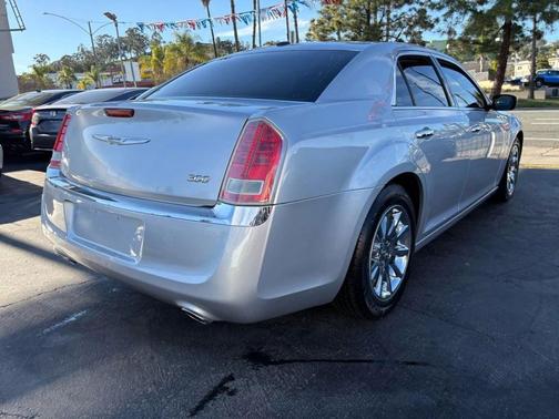 2012 Chrysler 300 Limited