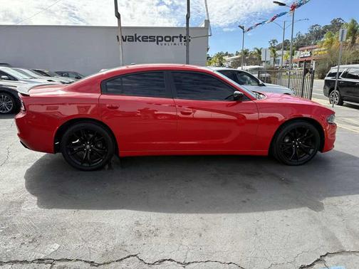 2018 Dodge Charger SXT