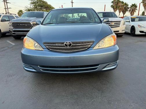 2004 Toyota Camry LE