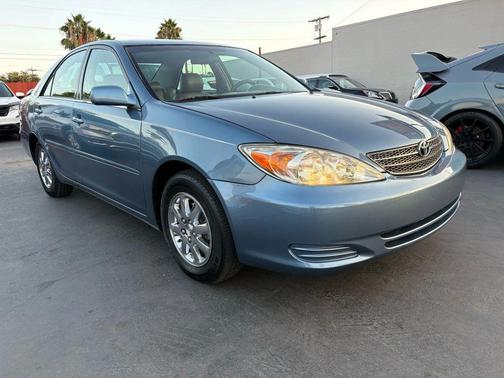 2004 Toyota Camry LE