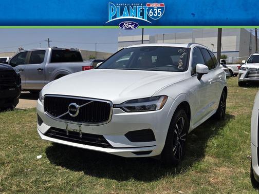 White 2020 Volvo XC60 T6 Momentum