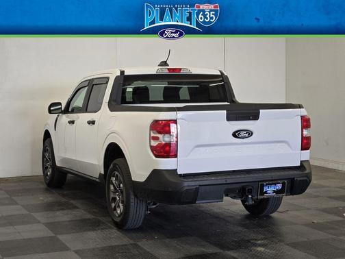 Oxford White 2025 Ford Maverick XLT