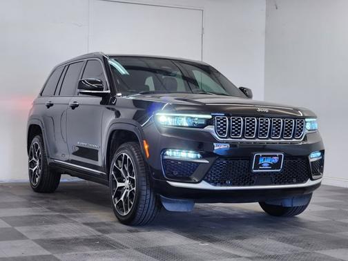 2023 Jeep Grand Cherokee SUMMIT
