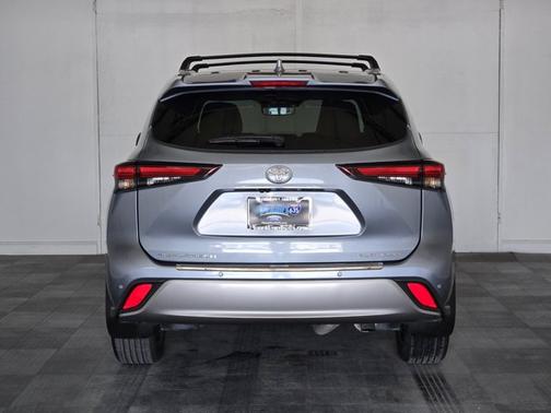 2024 Toyota Highlander PLATINUM