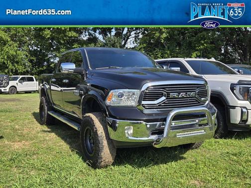 Brilliant Black Crystal Pearlcoat 2017 RAM 1500 Longhorn