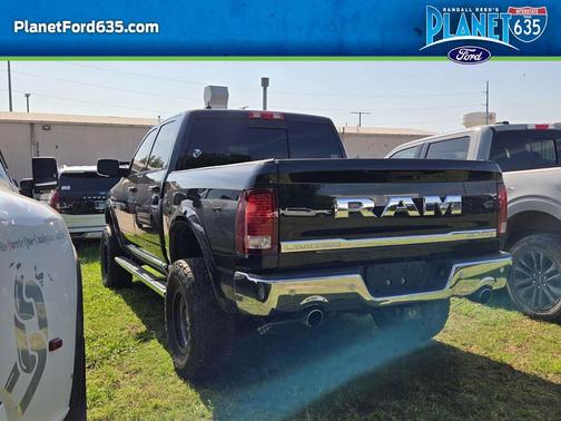 Brilliant Black Crystal Pearlcoat 2017 RAM 1500 Longhorn