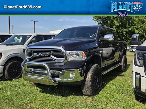 Brilliant Black Crystal Pearlcoat 2017 RAM 1500 Longhorn