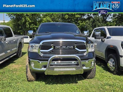 Brilliant Black Crystal Pearlcoat 2017 RAM 1500 Longhorn