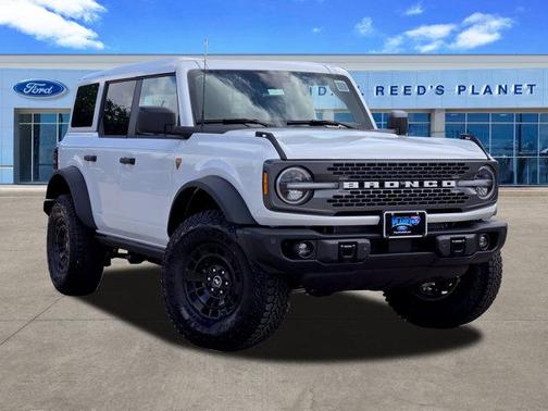 Oxford White 2026 Ford Bronco Badlands