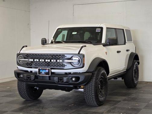 Oxford White 2026 Ford Bronco Badlands