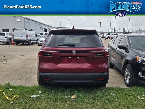 Pearl 2025 Toyota Grand Highlander XLE