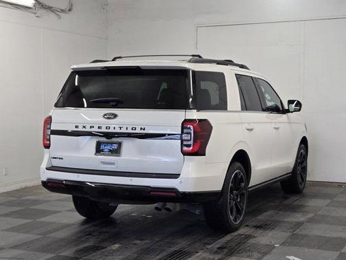 White Metallic 2024 Ford Expedition Limited