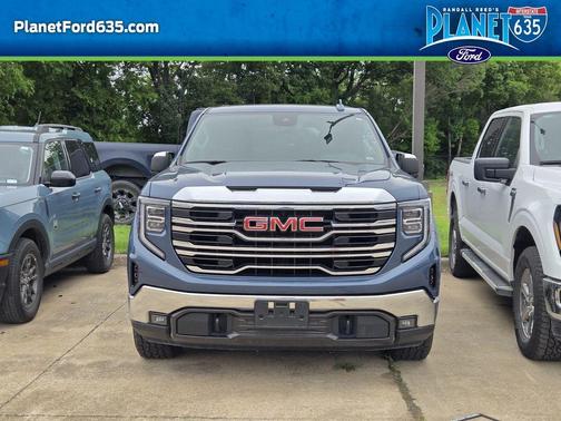 Metallic 2024 GMC Sierra 1500 SLT