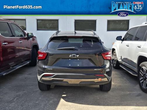 Black Metallic 2025 Chevrolet Trax ACTIV