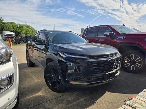 Black Metallic 2025 Chevrolet Trax ACTIV
