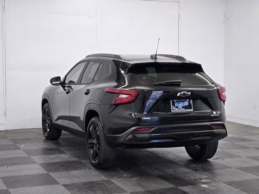 Black Metallic 2025 Chevrolet Trax ACTIV