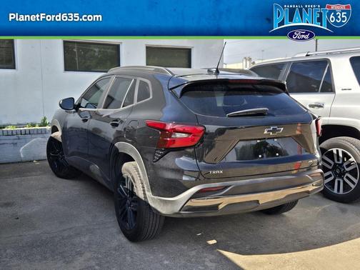 Black Metallic 2025 Chevrolet Trax ACTIV