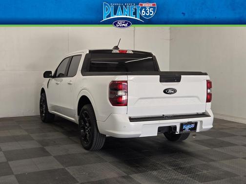 Oxford White 2025 Ford Maverick Lobo Standard