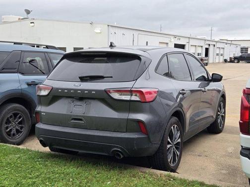 Gray Metallic 2021 Ford Escape SE