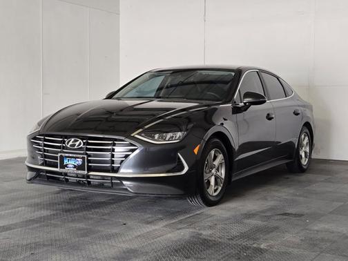 2022 Hyundai SONATA SE