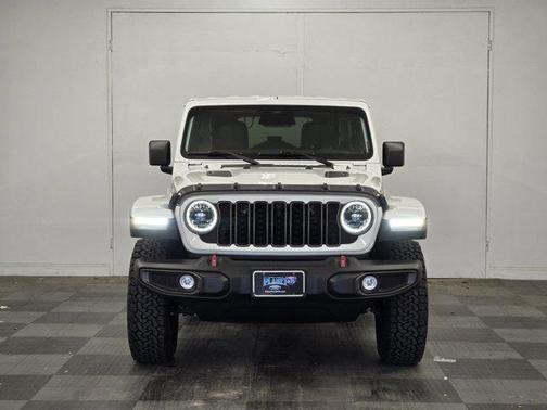 Bright White Clearcoat 2025 Jeep Wrangler Rubicon