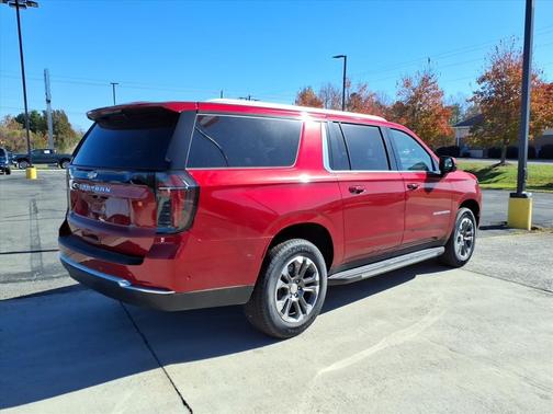 2025 Chevrolet Suburban LS