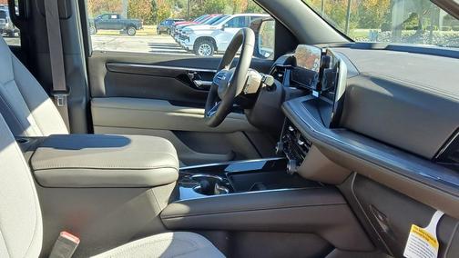 2025 Chevrolet Suburban LS