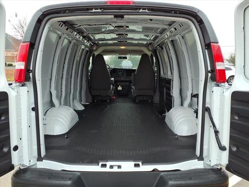 2025 GMC Savana 2500 Work Van