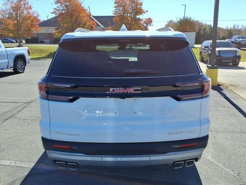 2026 GMC Acadia Elevation FWD