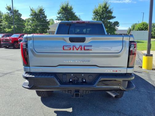 2024 GMC Sierra 2500 AT4