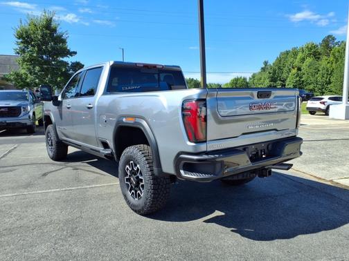 2024 GMC Sierra 2500 AT4
