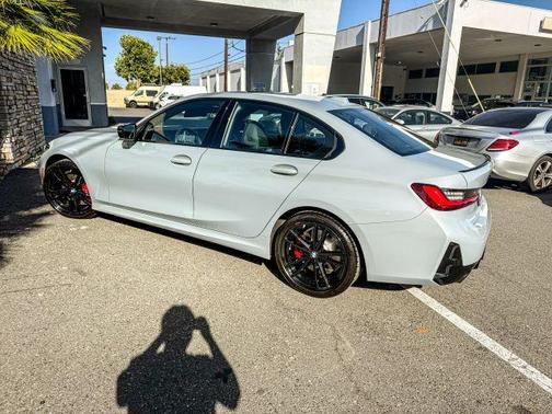 2024 BMW 330 i