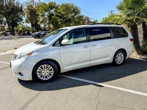 2016 Toyota Sienna XLE Premium